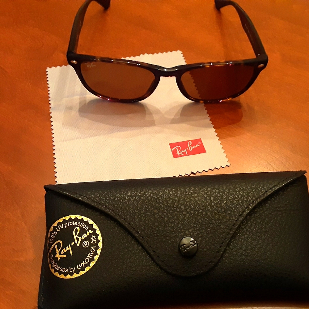Ray-Ban Wayfarer Sunglasses